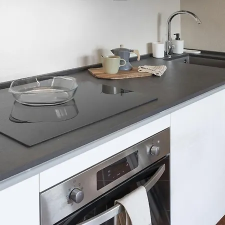 Instaview Apartman *